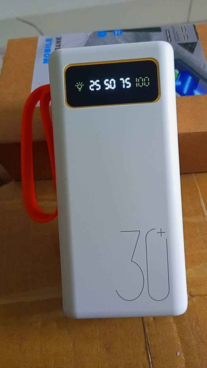 پاوەر بانک و لایت
کوالێتیەکی زۆر باش
4 شوێن USB هەیە و 1 Type-C و 1 گالاکسی
30,000 میلی ئەمپێرە
لایتەکەی شەوقێکی بەرز و 4 مۆدی هەیە
سعری 38 هەزار
*********** حلبجة, السليمانية
