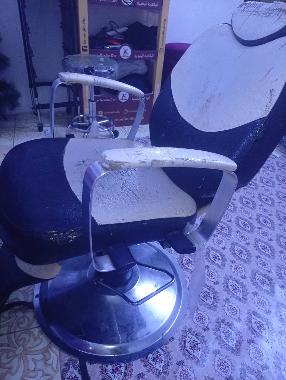 سلام عليكم كرسي شغال مابي شي  *********** البصرة قبلة حي القائم
