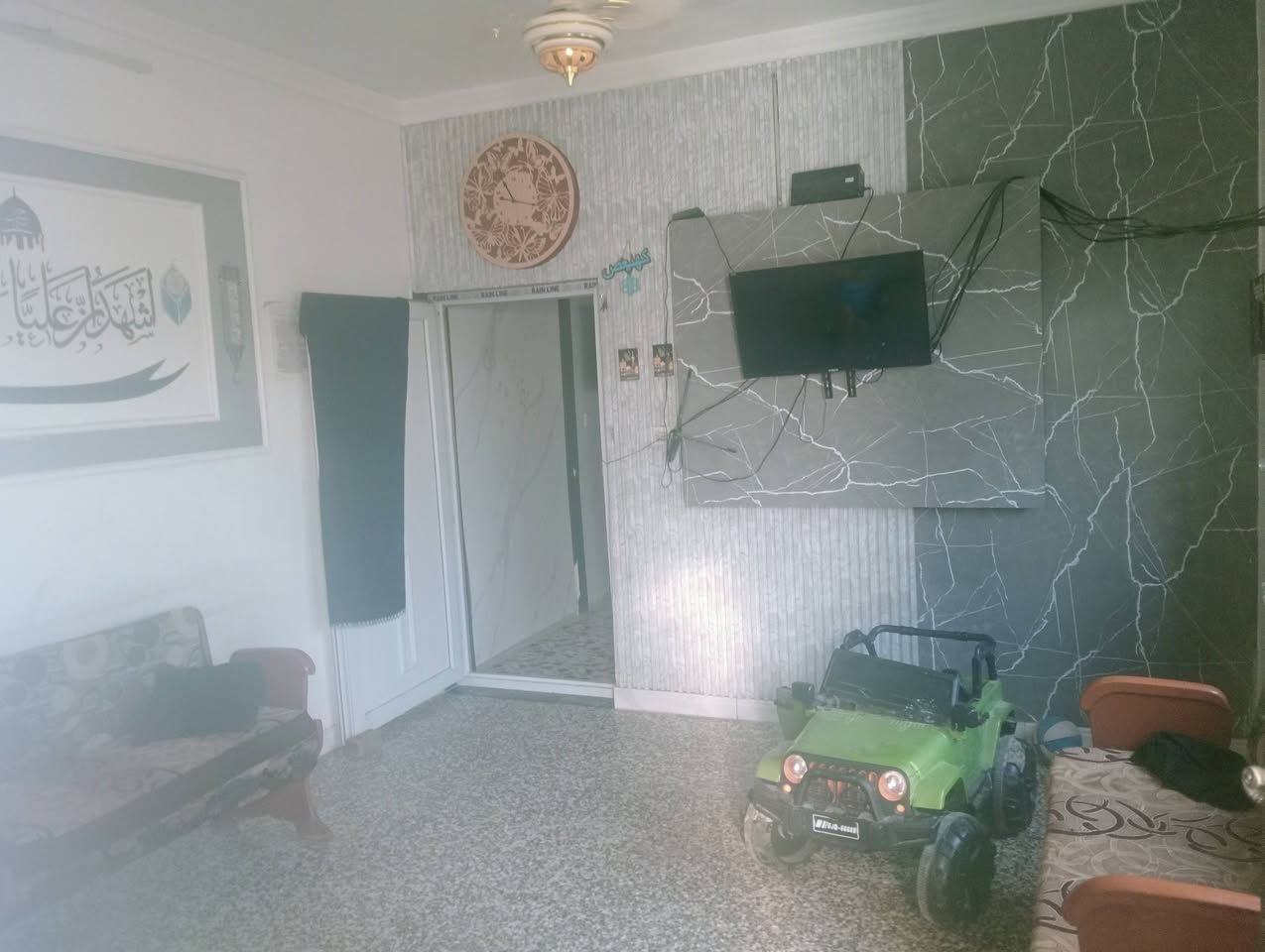 سلام عليكم عدي بيت مساحته 110
طابقين وبي اسواق شارع تجاري مدخل المعينات ***********
