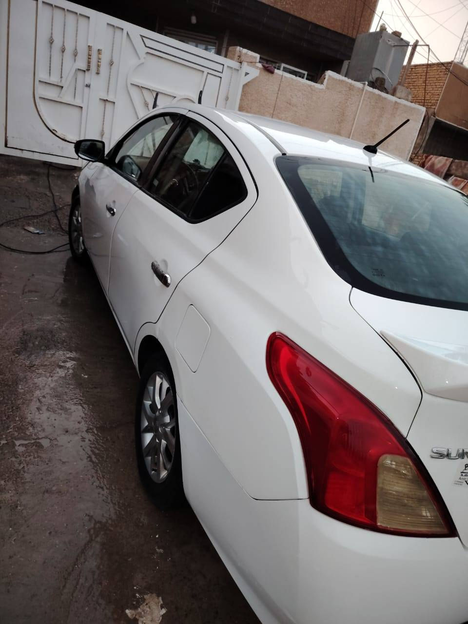 السلام عليكم
السلام عليكم شباب 

نيسان سني 2023 مصري فول مواصفات
 ماعده البصمة 
السعر 105 وبيها مجال للشراي
المواصفات 
اشارة بلمراية 
قطعتين تبريد 
 شاشة لمس 
4 جام كهرباء 
بلوجكتر 
تحكم ستيرن 
بيها جاملغ امامي وبنيد مبدلات 
وجاملغين الخلفيه ضربة خفيفه بدون جنطة 
السيارة نظيفه مابيها اي نقص 

📍العنوان / بغداد / قرب مرور الحسينيه 
الرقم ***********
