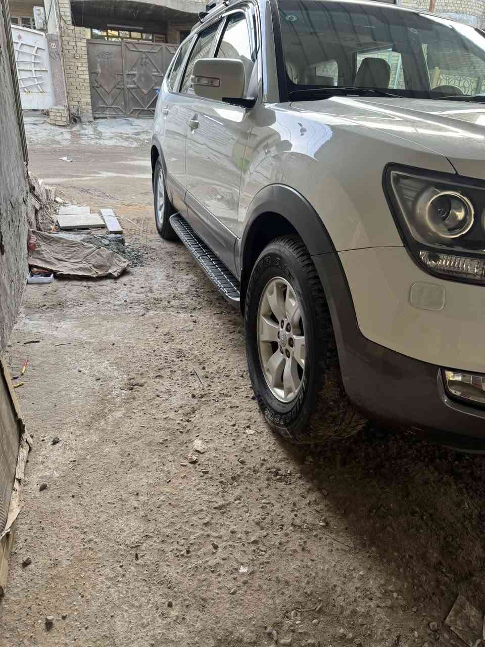 السلام عليكم من رخصة الادمن موهافي مديل ٢٠١٣ ماشيه ١١٢ الف بيها تبديل جاملخ اليسار الامامي نفس اللون بدون صبخ وبارد في باب السائق الكشنات مغله جلد شاشه كامره خلفيه حساساس خلفيه فتحه سقف السياره بلاديه كير ومحرك ممتاز صدر ودبلات مونيكا  ممتاز السياره باسمي بغداد  السعر 155
***********
***********
