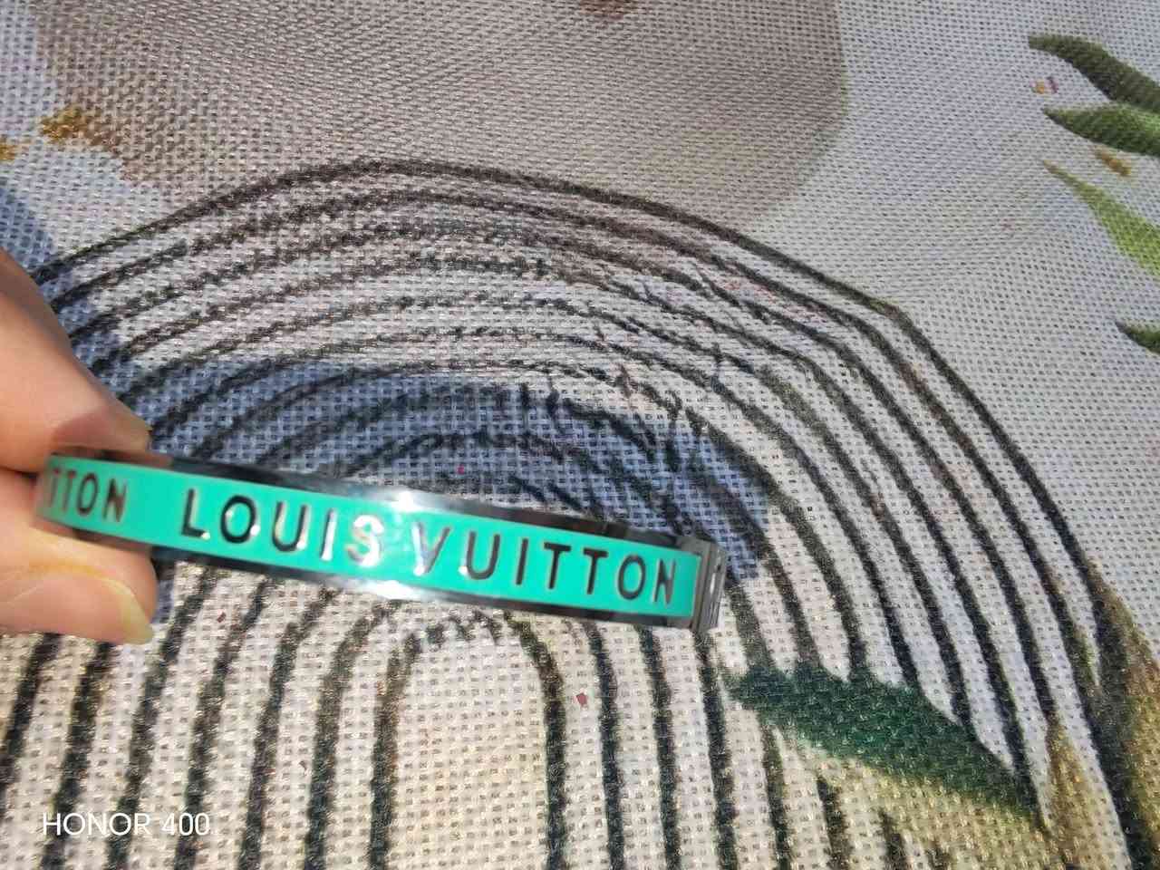 سوار ماركه لويس فيت؛ ون اصلي ايطالي مختوم


**إذا كنت صاحب هذا الإعلان وتريد حذفه لأي سبب، رجاءا أرسل رسالة إلى الدعم الفني**