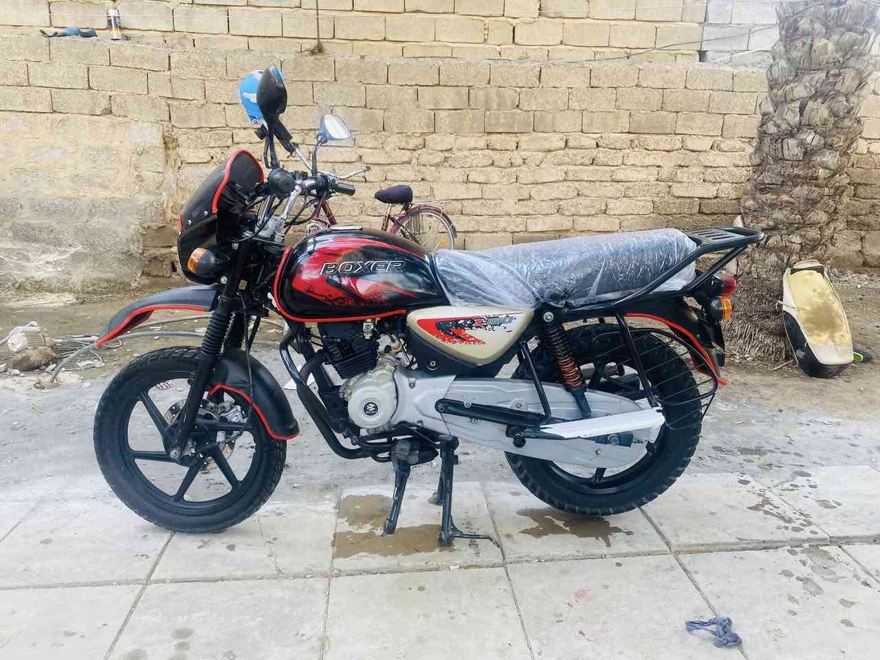 سلام عليكم بوكسر جبلي 21 اوراق اصولي شرط الترقيم  خير من الله الدراجه مناقصها شي تعال شوف بعينك السعر مليون او 100مكاني بهرز تواصل ***********
