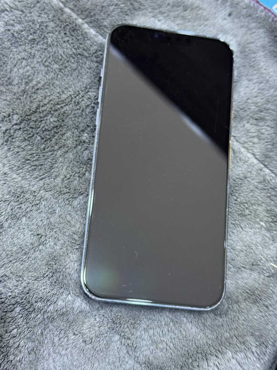 السلام عليكم
للبيع 13Pro Max
ذاكره 512 
مستبدل شاشه و الشاشه الي شادها تفصيخ
بطاريه 77
ضهر مكسور 
الجهاز كله شغال بدون عيوب بنظام 
سعره 580 وبي مجال للطيبين 
مكاني بغداد حي الجهاد 
رقمي ***********
