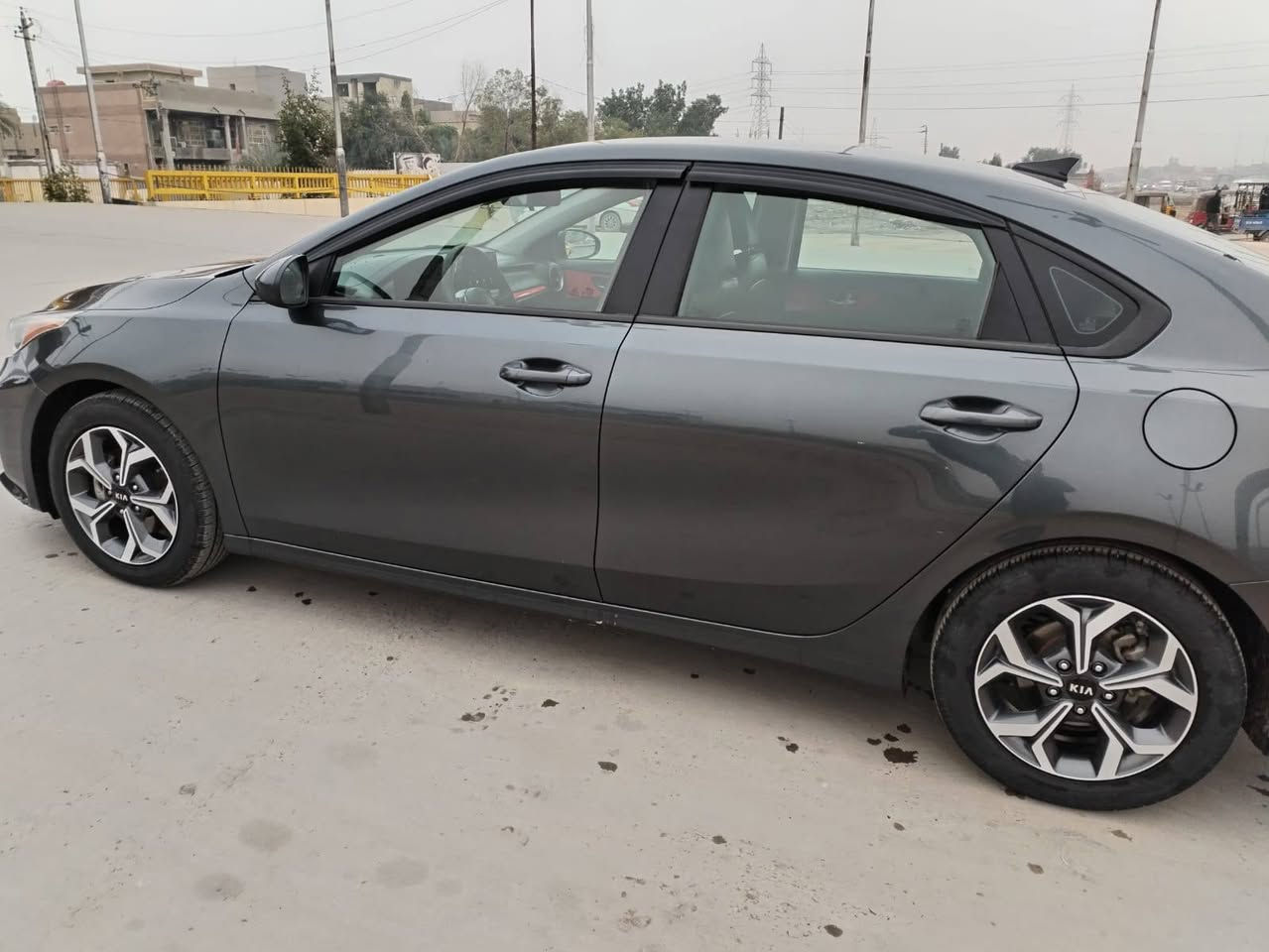 كيا فورتي 2019 رقم بغداد الجديد بأسمي
رادار امامي 
حساسات 
شاشه وكامره وتحكمات فول
تبريد تدفئه شغال وجاهزه 
سياره صدر جديد جواه تخم تاير جديد
سياره ماشيه 57 كير  AT مكفول 
صور الحادث بالمنشور جاملغ خلفي فقط
***********
مكان بغداد
135 وبيه مجال للطيبين
