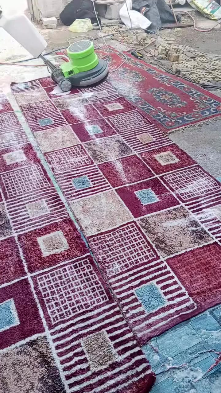 السلام عليكم لدي غسل جوالي وغسل بطاطين وغسل تخامه مكاني حي العسكري وسكل***********
