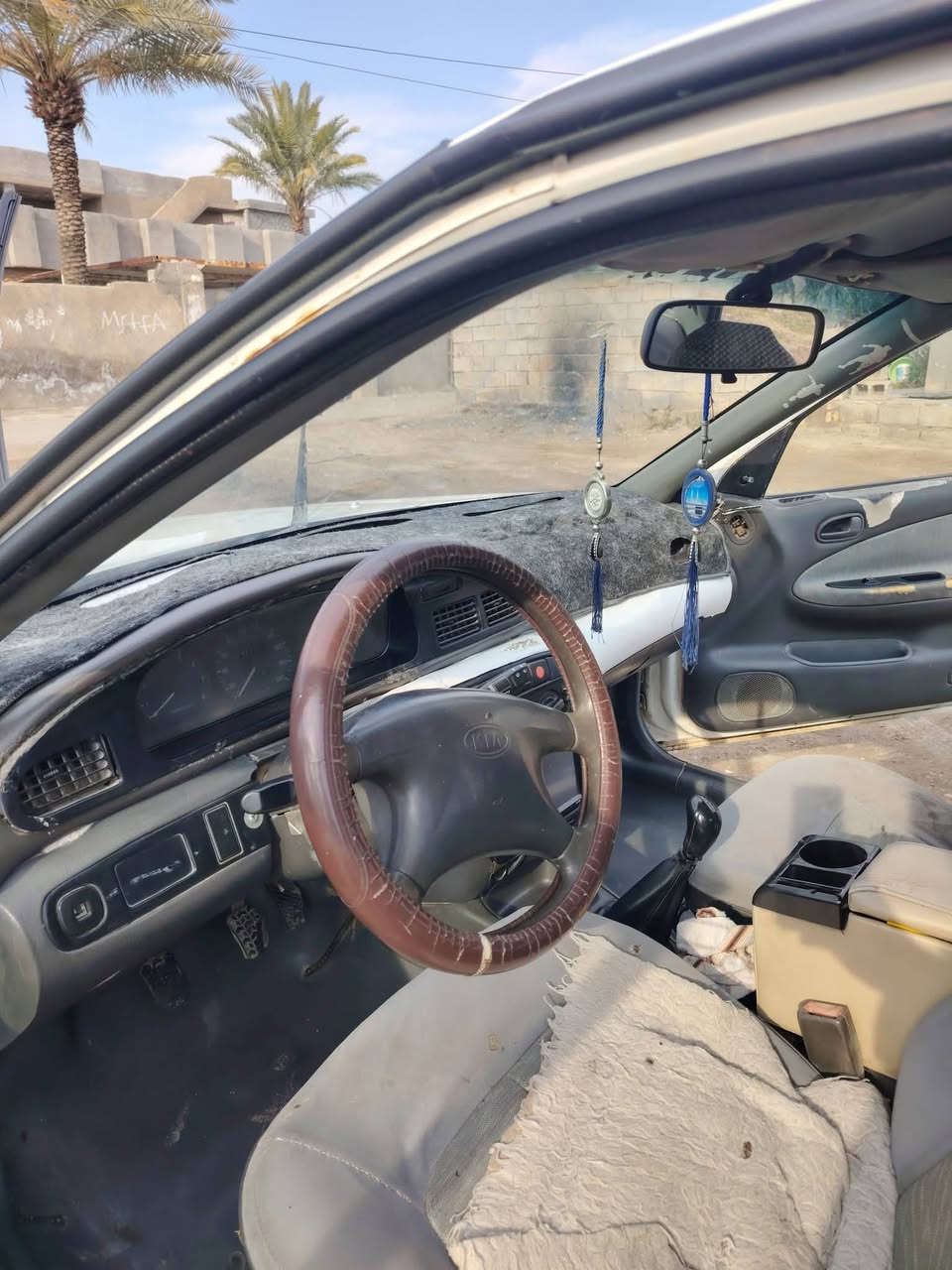 السلام عليكم سياره سيفيا للبيع ٩٥ مشروع وطني السعر ٣٧وبيها محرك كير فول الاستفسار عل م***********
