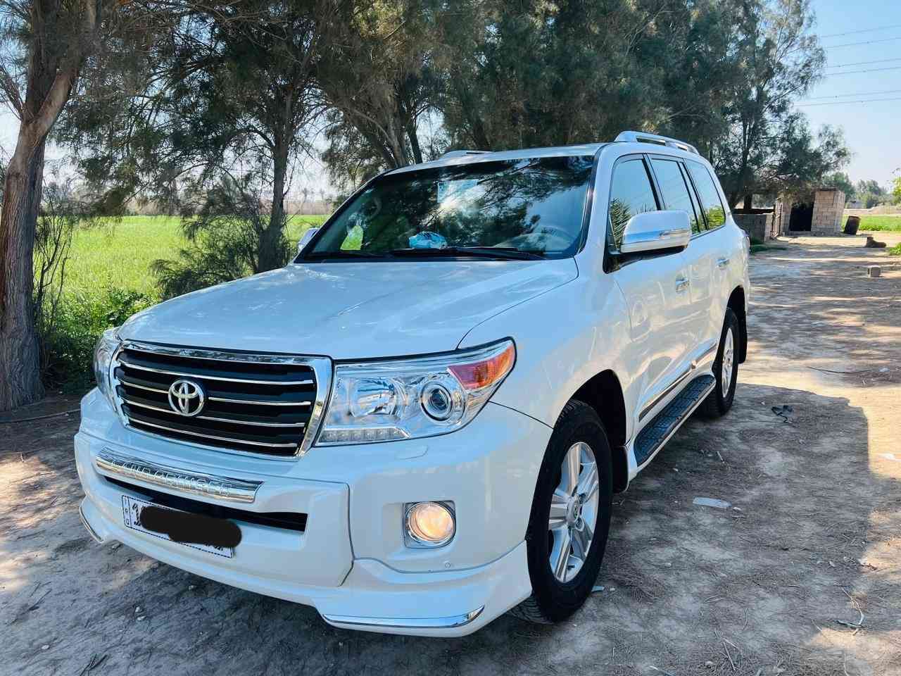 السلام عليكم للبيع لأندكروز موديل 2015 ابريم اصلي رقم بغداد الجديد دولي بسمي تحويل ثاني يوم مكفولة كفاله عامه
فول مواصفات 1/1
حساس امامي
حساس خلفي
بصمه تشغل
بصمه اوبواب
فتحه سلايت
كشنات جلد اصلي
كشن كهرباء اتلاث حركات
محرك 6 سلندر
تشغيل عن بعد
8 ايرباك 
زراكات لايت 
مري شفط و قلاب 
مثبت سرعه 
سبعه راكب 
ثلاث قطع تبريد 
تحكمات ستيرن كامله 
كامرة دوارة
مطفايه حريق 
وباقي مواصفات معروفه. 
ماشيه (95) إلف حقيقي شرط الفحص سعر السياره (400) $ورقه وبيها مجال مكاني بابل 
اللاستفسار على رقم *********** 
ملاحظة أنا مكلف بالنشر فقط.
