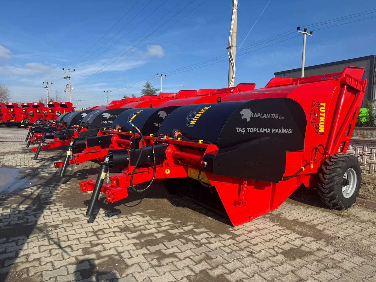 KAPLAN STONE PICKER – Renewed 2026 Model
📦 Now in stock!

As always, we carefully evaluate every feedback we receive from our valued customers.
All components and parts that needed improvement have been upgraded.

The result:
💪 A more powerful machine
⚙️ Higher efficiency
🛠️ Improved durability

We continue to develop the KAPLAN STONE PICKER to deliver maximum performance in the field.

📲 For detailed information, please contact us via the link below.
https://wa.me/+905354574554


**إذا كنت صاحب هذا الإعلان وتريد حذفه لأي سبب، رجاءا أرسل رسالة إلى الدعم الفني**