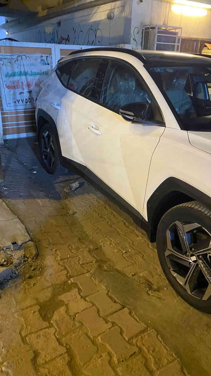 السلام عليكم
للبيع توسان 2023 خليجي فول 1/1
مواصفاته
بصمة 
بانوراما
كشنات جلد
اتو هولد
المري اوتو
تشغيل عن بعد
مكينة 2000 دوش
السيارة جاهزة من كلشي ومكفولة 
انارة ترحيب
سعرهه 225 ورقة بيهه مجال بسيط
مكان السيارة بغداد الجديدة
للاستفسار الاتصال ‭0771 142 0173‬
