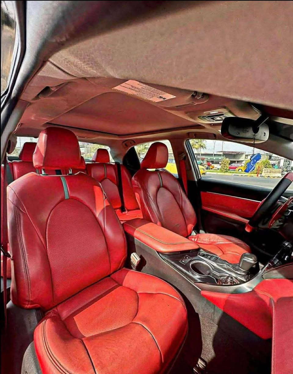 Camry 2019 xse 
محرك 4 سلندر  2500
حساسات خلفيه
كامرة   
بنوراما 
داخل احمر. 
كشنات تدفئه شاشه جبيره كار بلاي 
هند بريك دكمه اوتو هولد 
ضررها  البنيد مبدل بلادي بدون صبغ
 و به جاملغ صبغ 
مكان السياره كركوك  
سعر ١٩٠$ وبه مجال 
رقم الهاتف {***********} كركوك, العراق
