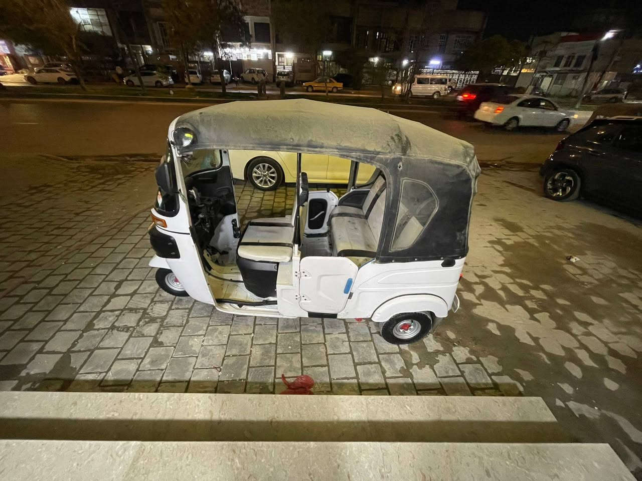 سلام عليكم تكتك ابيض 2022شهر3 رقم واسط الشوملي مكاني بغداد مكينه كفاله عامه مامفتوح برغي كهربائيات خير من الله عله وضع الشركه تكتك بها ضربه معمره جوه الايت الخلفي الايسر والباب المكينه  ملاحضه التكتك ضايعه سنويتها والووحات بعدها مطالعه والولد موجود وحاضر يطلع سنويه ويحولك السعر 7300رقم الهاتف *********** عنوان حي اور
