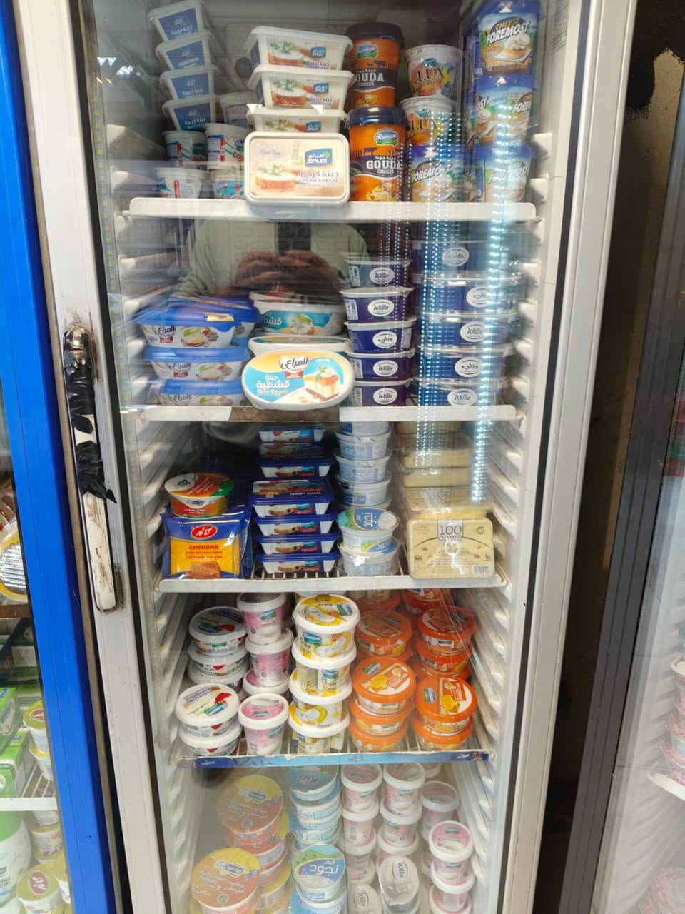 السلام عليكم عارضات للبيع سعر العارضة 150 واكو ب 125 وشرط شغالة وتبريدها كلش زين مثل م موضح بصوره مخلين بيها البان للتواصل ***********
