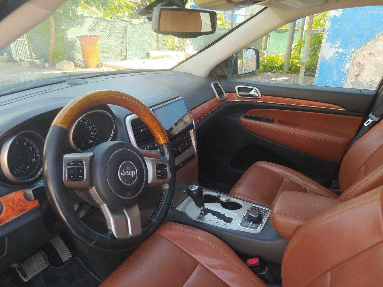 جیب گراند چیرۆکی 2012 مواسەفات لاریدۆ 
 بةناوخؤمةوةية
 گيرومةكينةي بةشةرت
    پانؤراما كوشن خةزن
 چوارمؤرد لي خورين
 دةبلي هةوا كوشن ساردوگةرم

سعر لە کۆمێنت داوابکە ڕاستەخۆ بۆت دیت 📩 

زۆربەجوانی پاکی ماوە هیچ خەلەلیکی تیدا نییە 

ژمارەی خاوەنی 
***********
***********
