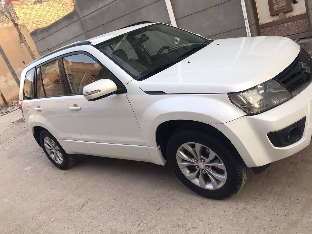 سازوكي فيتار موديل 2016 مكفوله رقم بغداد بسمي مكينه الفين دفع رباعي سياره شركة جاهزه مكينه كير حداديه تبريد تخم تاير مابيه نقص السعر 125 وبيها مجال ***********
