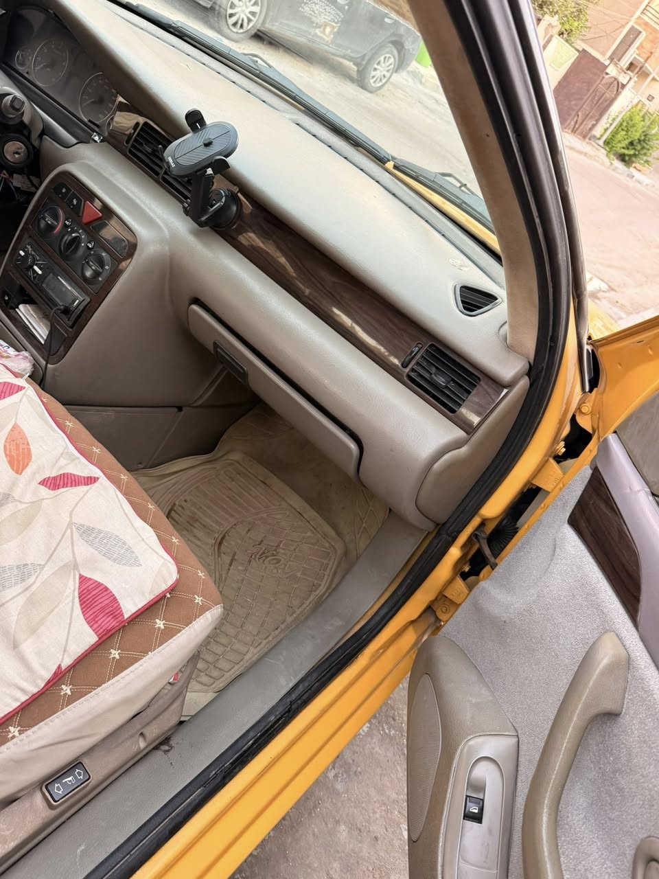 سورن ٢٠١١ على وضع الشركه سياره جاهزه كير محرك تبريد كله شغال رايدها مراوس بمحور كورلا واكون ممنون مكاني الكرخ ***********واتساب
