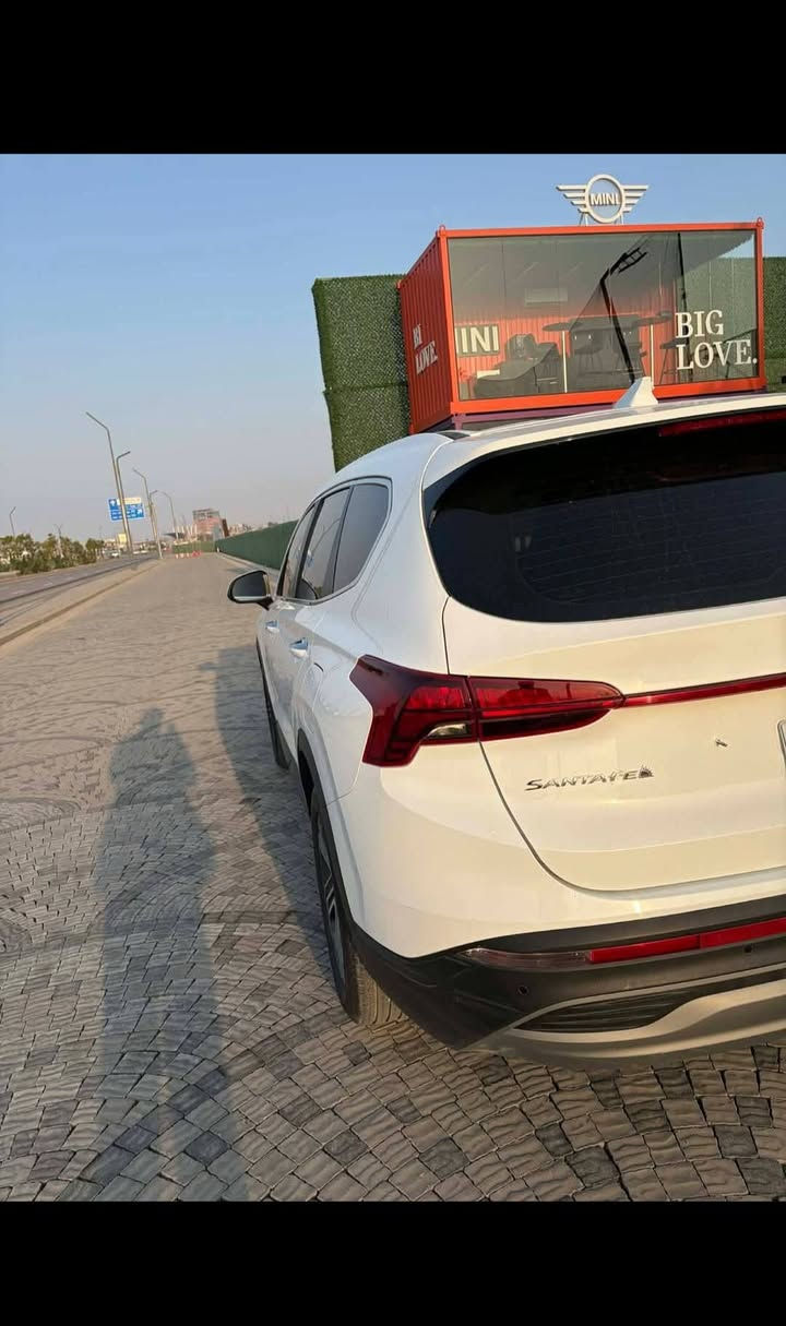 سنتافيه مديل 2023 وراد كوري بدون رقم دخول جديد ماشيه 16الف مبدل فقط بنيد ونفس اللون والباقي كفاله 
مواصفاته دخول ذكي تحديد مسار توقف ذاتي حساسات أمامي خلفي اربعه انضمه قياده تدفئه وتبريد بلكشنات 
للاستفسار ***********
