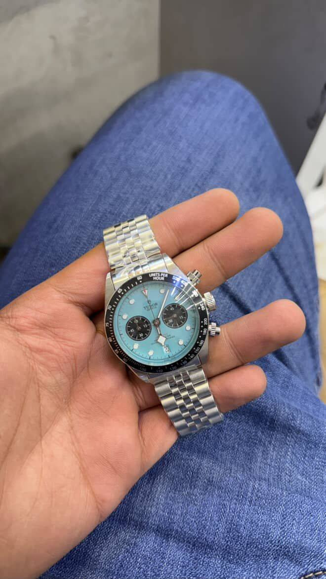 ساعت كلها اصليه✅ بهين اوتماتيك بطاريه تكويك قطع نادره 🔥


**إذا كنت صاحب هذا الإعلان وتريد حذفه لأي سبب، رجاءا أرسل رسالة إلى الدعم الفني**