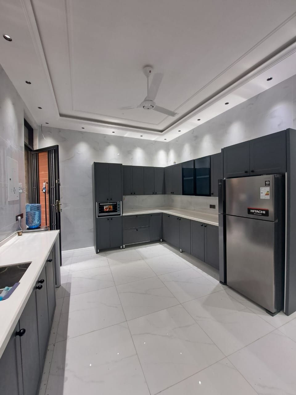 السلام عليكم متابعينا الكرام
ديكور تركي 🇹🇷🇹🇷درجة أولى 
ألمنيوم من الداخل و Hdf من الخارج
💥💥💥💥💥💥💥💥
🛑ألمنيوم ثقيل بداخله خشب للمتانه
🛑مرمر طبيعي (كوارتز)
🛑حوض ستيل ابو السلة
🛑اناره مخفية
🛑نرماده وسكة مجر هايدروليك 
🛑رجل ستيل
آتمنى ان ينال اعجابكم
موقع العمل/السماوه /الشرجي خلف الكراج الطوابق 
يمكنكم التواصل على 
☎️***********(واتساب وخاص)
