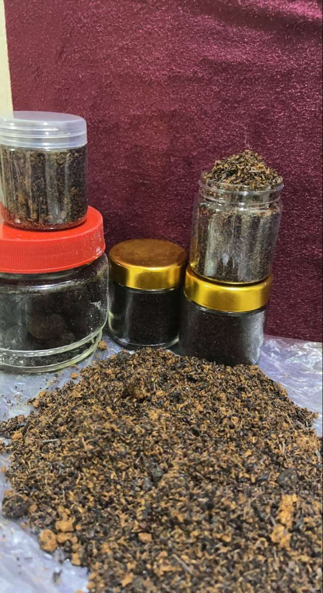 ✨ متوفر بخور ريحته تجن ✨  
عطر للبيت وبضمانتي الشخصية  
فوحان قوي وراحة تدوم بالبيت كله  

💰 سعر العلبة: 5,000 د.ع  
🚚 توصيل داخل الحسينية: 2,000 د.ع  
🚚 توصيل المحافظات: 5,000 د.ع  

للحجز والطلب: راسلني خاص


**إذا كنت صاحب هذا الإعلان وتريد حذفه لأي سبب، رجاءا أرسل رسالة إلى الدعم الفني**