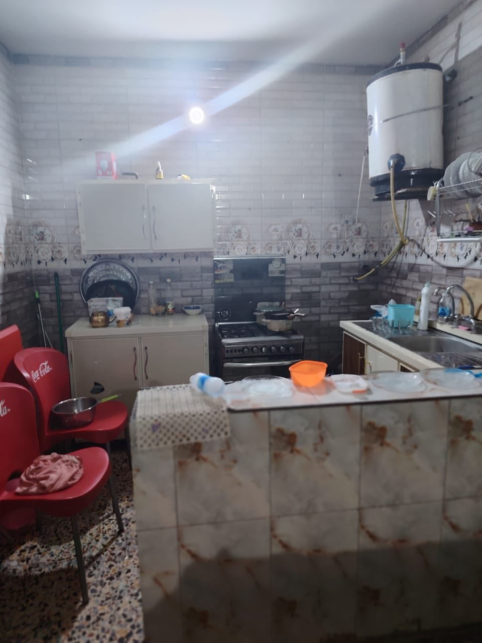 شقه للايجار الشعب شارع بالقيس  قرب اسواق العراق

استقبال وغرفتين نوم وخدمات العماره بيهه بس ٥ شقق 

طابق ثاني نضيفه جدا السعر ٣٠٠ قفله 

معروض بمكتب الكناني ***********

عنوان المكتب الشعب شارع عدن قرب جاتو باريس
