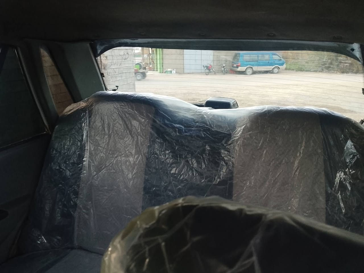 السلام عليكم سايبه 12بسمي رقم انكليزي نجف تخم تاير جديد حداديه جديده تبريد فقط غاز مكينه وكير مكاني غماس السعر 28وبيها مجال ***********
