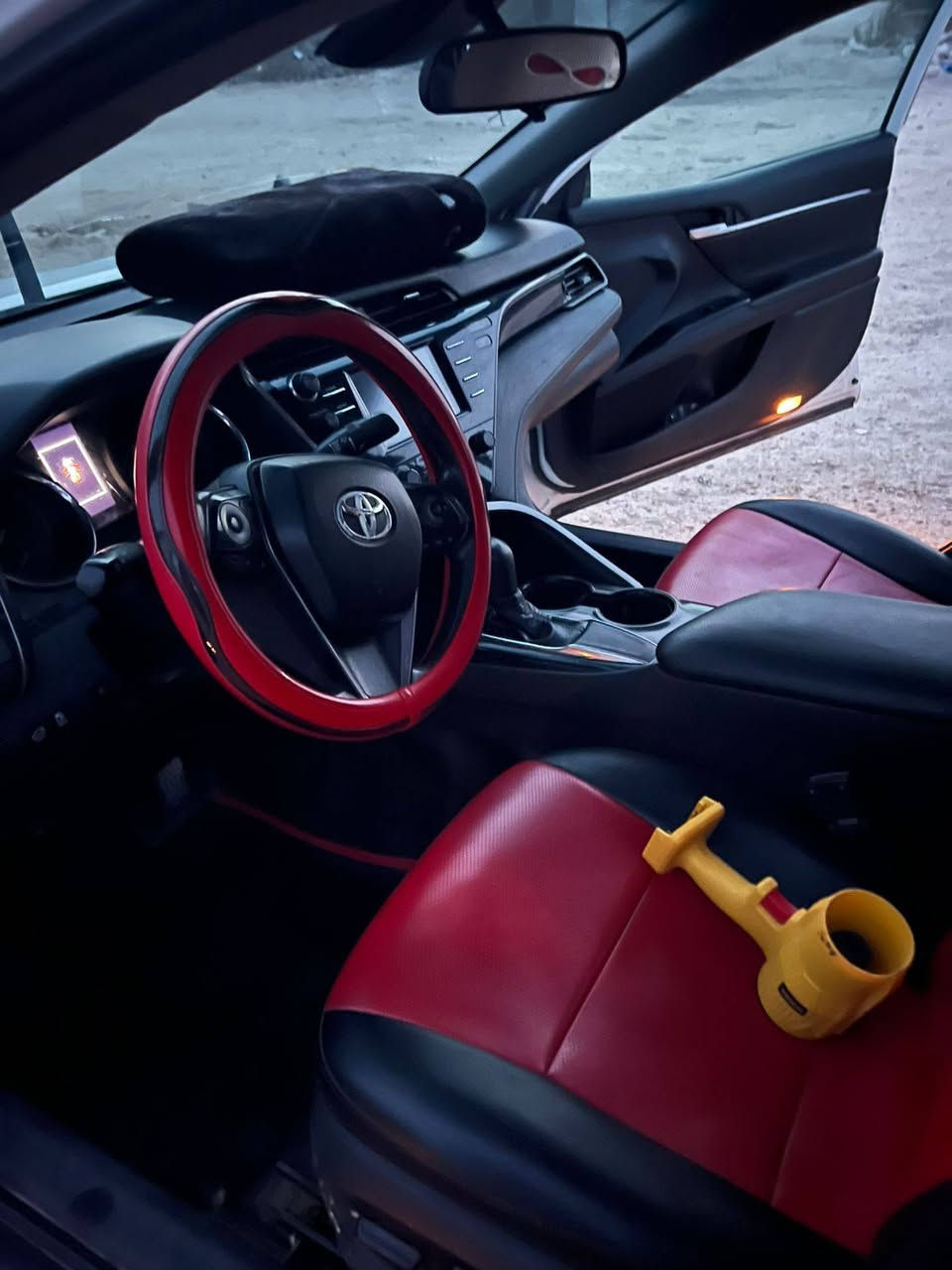 للبيع والمراوس الثنين يرهم 👍
سلام عليكم تيوتا كامري موديل 2019 وارد أمريكي فئه LE الحادث مالتها الجاملغ الأمامي والباب وشبر بل هلال  الخلفي مال الجاملغ محرك كير شرط محركها 2500 الاستفسار والاتصال ***********
