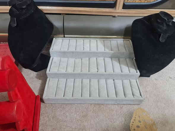 كلمن وسعره شنو يحتاجون راسلو توصيل اكو ***********
