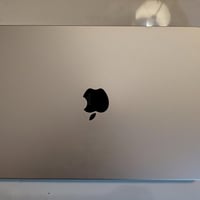 ماك بوك برو • ١٤ بوصة • ٥٠٠ جيجا SSD