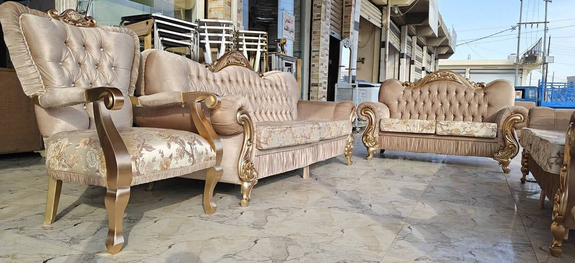 تخم قنفات رئاسي اخو جديد سفنج 100% نظافه فول 
معرض ومعمل سند للبيع وشراء الاثاث المنزلي جديد ومستعمل داقوق سايدين العشاير قرب صيدليه النعيم دكتور خليل يوجد لدنيا تفصال قنفات وديوان حسب الطلب وباحدث الموديلات الاستفسار ***********@***********
