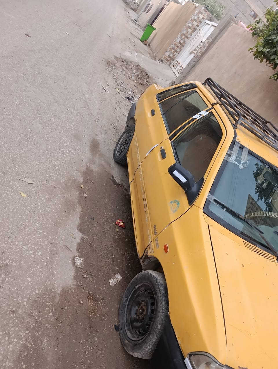 سلام عليكم سابيه البيع موديل 2011رقم بغداد سنويه ال27مصفره هيه وغرامات شرط تحويل  مكينه وكير خير من الله راعيه يم جيراني مكان سياره كربلاء سعره 15وبيه مجال ***********
