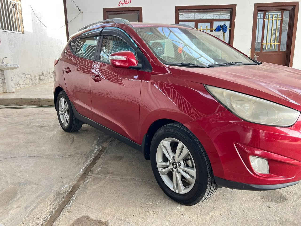 توسان 2011 خليجي
رقم صلاح الدين دولي تحويل مباشر 
محرك 4 دوش جديد 
 كير جديد 
 بيها باب خلفي ونص جاملغ شرط بدون دواخل
بيها سونار  
مكان السياره سامراء 
-الاتصال على الرقم***********
السعر 128 وبيها مجال بسيط
