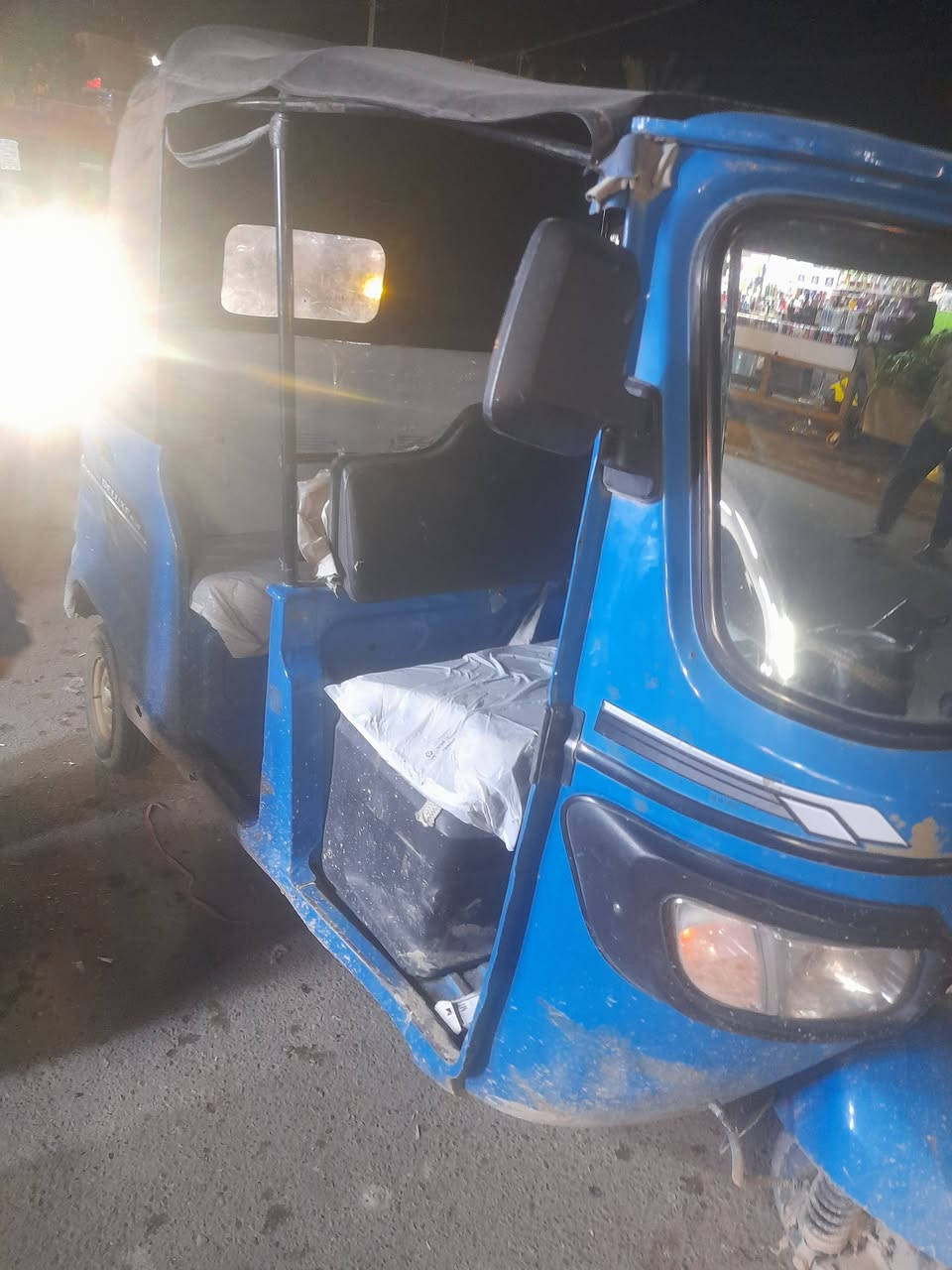 عليكم
تيفي اس رقم بغداد 

مكينه مكفوله

كشر مكفول ما عده طخه ع كد جف بلغد ليمنه 

ما نقصه برغي كلشي جديد بيه 

محوره صوت ودبل تخم تاير جديد 

مكاني بغداد ابو غريب  ستفسار 

***********
