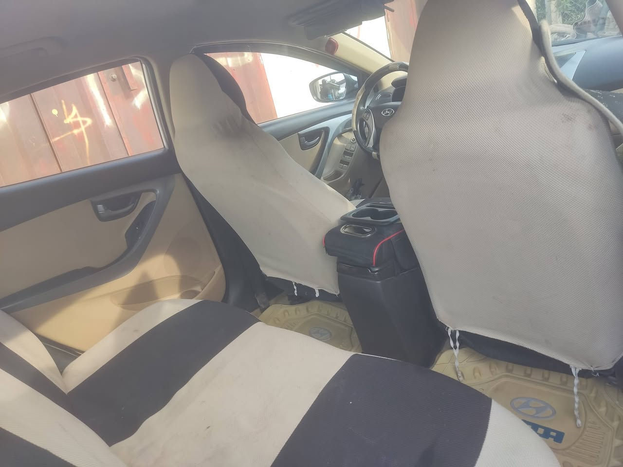 الانترا موديل 14
مكينه 1800 خليجي ضربته اماميه جاملغ الايمن ماعابره. مبدل بيه جاملغ والبنيد كير ومحرك خير من الله  تخم تاير ويل كب والاسبير نظيف رقم مثنى راعيه موجود مداور بأي وقت.  سنوية 2026
السعر 100 وبيه مجال.
*********** واتساب
