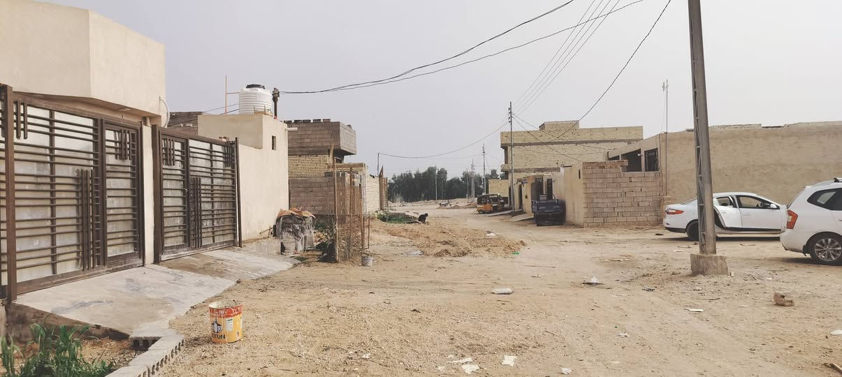 السلام عليكم قطعه للبيع 50 متر ركن الواجهه 5 والنزال 10 حي موظفين الحر خلف المستشفى التركي بالقرب من الحزام الأخظر وحدائق العتبه مقاطعه 39رقم القطعه (39304) رقم صاحب العقار للتواصل المباشر معه ***********
