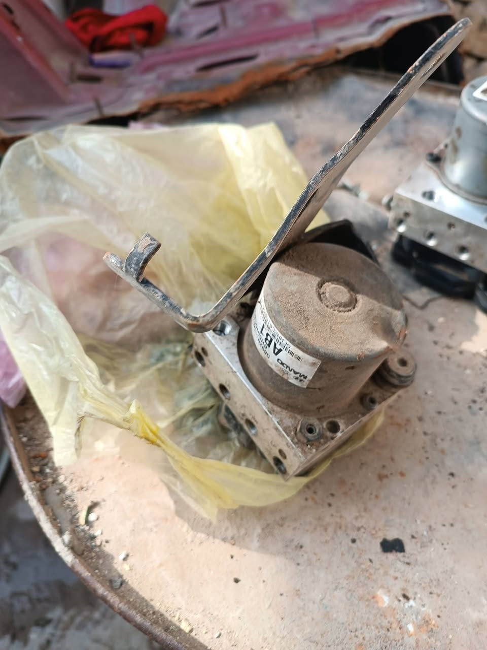 السلام عليكم اخواني عني اي بي اس النترا موديل 15امركي شرطالشغل بس وأشر يذب دهن واي بي س سيراتو خليج موديل 13بي كسر بالخارطه سعر الواحد 25الف المكان طوريج ورقمي ***********
