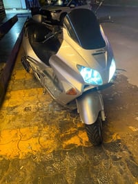 فورزة 06  دراجه طافيه باتري  ابيعه على حطتهه  كشر نظيف كهرباىيات نظيفه...