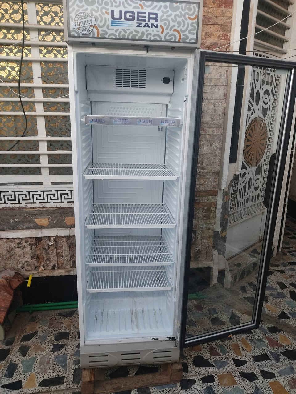 السلام عليكم للبيع جديدة استخدام قليل السعر 400 الف مكاني بغداد الحسينية مال راشدية الشراي يتصل ***********
