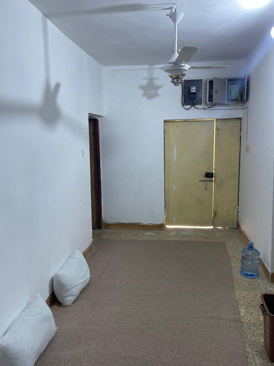 ياالله مكتب الجبوري للعقار بلخدمه ***********
دااار للللبيع مساحه 58متر طابقين شارع العسكري قرب مستشفى الفرات الاوسط قرب مسجد السهله السعر 95مع المجال وات ساب بلخدمه ***********
