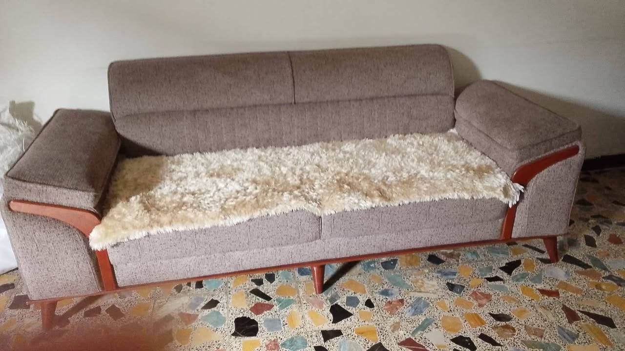 السلام عليكم تخم مستعمل قليل مابي اي شي نظيف 550 عنواني الاعظميه ***********
