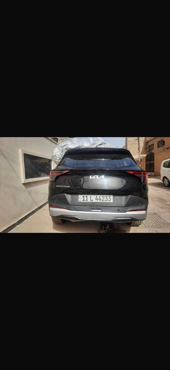 اسبورتج لون اسود وارد امريكي كتاب ذوي الشهداء موديل 2026 زيرو  بسمي نص فول وهاي كل التفاصيل بالصور  سنتين يله تتحول  للشراي اسويلك وكاله عامه يم كاتب عدل لك حق بالبيع بدون ماتجيني   حادثها  موضح بالصورة فقط باب الصندوق وشبر من الدعاميه والباب مبدل بلادي والرقم مميز والسعر اتصل واني خادم ***********
