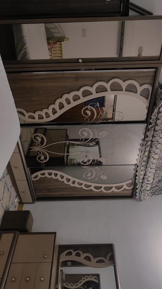 غرفة نوم للبيع القاعده احطاعه السعر 750    تخم السعر 350مكانهم الرمادي حي الضباط 0781 217 2395‏ رقم صاحبهن
