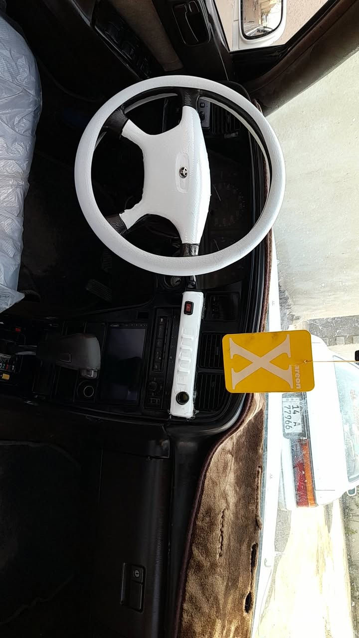 السلام عليكم كرسته كصيف موديل 1992 مكفوله من كص ونقل سيارة بيهه تئخيرة بس نمرة3 محرك ونجي 2000 سته سلندر سيارة احلاة من صور سعر 50 وبيهه مجالل رقم *********** واتساب واتصال مكان البصرة الشعيبه
