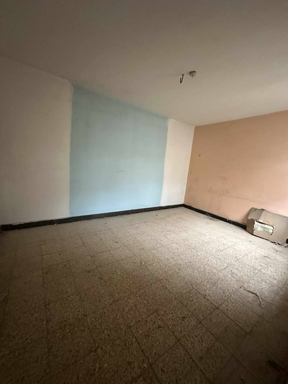 السلام عليكم مكتب عقارات الشمس  مقابيل المستشفى التركي !!!
                         بإدارة ((أحمد الگريطي))
                    
    ☎️***********
                        ☎️***********

🏠دار للايجار مساحه ١٠٠م طابقين يحتوي على غرفتين وصاله وكليدور ومطبخ ومجمع صحيات ومخزن وسطح

⁦^⁠_⁠_⁠_⁠_⁠_⁠_⁠_⁠_⁠_⁠^⁩⁦(⁠◍⁠•⁠ᴗ⁠•⁠◍⁠)⁩⁦(⁠◍⁠•⁠ᴗ⁠•⁠◍⁠)⁩⁦^⁠_⁠_⁠_⁠_⁠_⁠_⁠_⁠_⁠_⁠^⁩

🌏الموقع حي الامام قرب بيت ابو الطوبه قريب جدا عن شارع 60

⁦^⁠_⁠_⁠_⁠_⁠_⁠_⁠_⁠_⁠_⁠^⁩⁦(⁠◍⁠•⁠ᴗ⁠•⁠◍⁠)⁩⁦(⁠◍⁠•⁠ᴗ⁠•⁠◍⁠)⁩⁦^⁠_⁠_⁠_⁠_⁠_⁠_⁠_⁠_⁠_⁠^⁩

💰💸قيمه الايجار 350

‭
