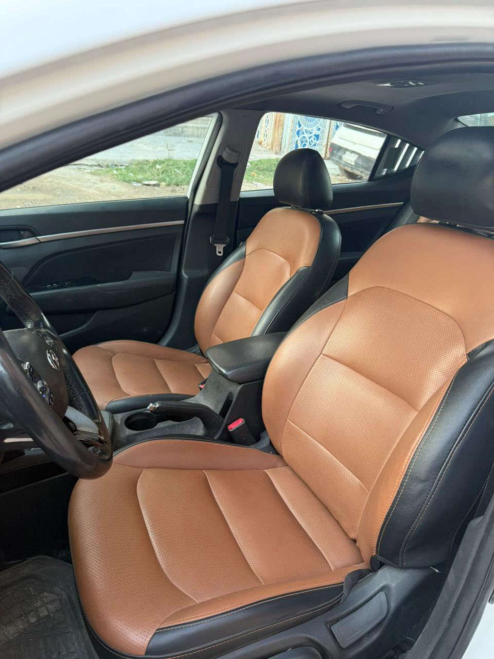 سلام عليكم النترا 2019سياره ماشيه 111 باسمي تحويل مباشر بدون دواخل بدون ايرباك رقم وسنويه وهزه كله جديد فقط نقل ملكيه وحول صور الحادث والسونار كدامك كلشي موضح محرك 2000دوش سياره جاهزه سعرها 140عنوان بغداد المشتل 
حجي وسام***********
