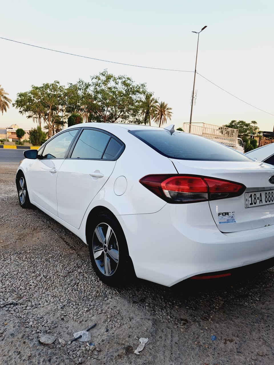 السلام عليكم كيا فورتي موديل 17
قطعه وحده فقط بنيد وشبر قبق الجنطه بارد
ايرباكات سليمه 
تدفئه تبريد 
تخم تاير قبل اسبوع شاده امانه الله
135وبيه مجال قليل
***********
