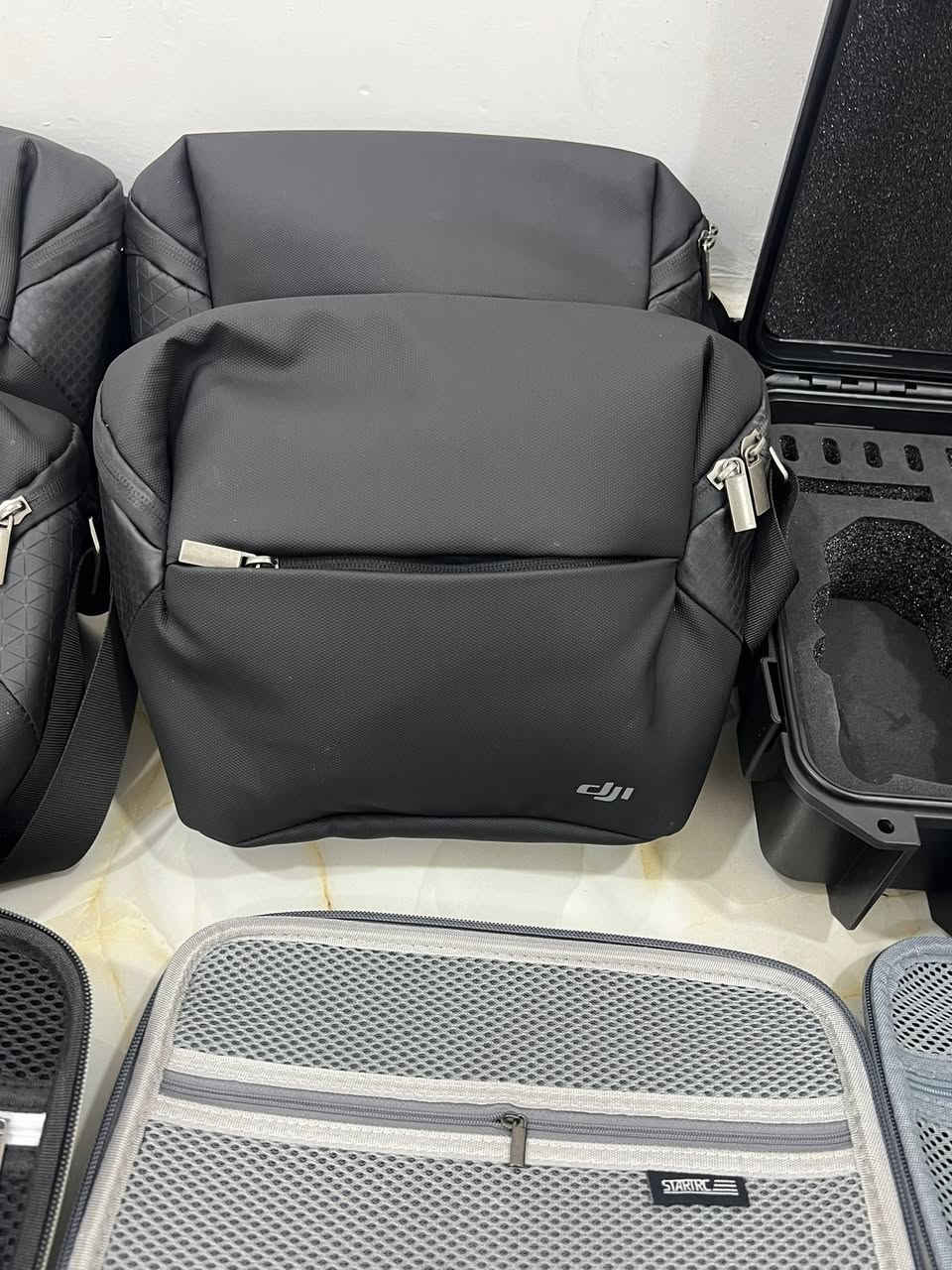 سلام عليكم توفر جميع انواع الجنط dji ولشاومي ولفيمي x8
جلد اصلي 
نايلون مصفح ضد الكسر 
قماش مقسم 
يرهمن _للنيو_مني تو_مني 3-مني 4- اير 3-اير ثري س


**إذا كنت صاحب هذا الإعلان وتريد حذفه لأي سبب، رجاءا أرسل رسالة إلى الدعم الفني**