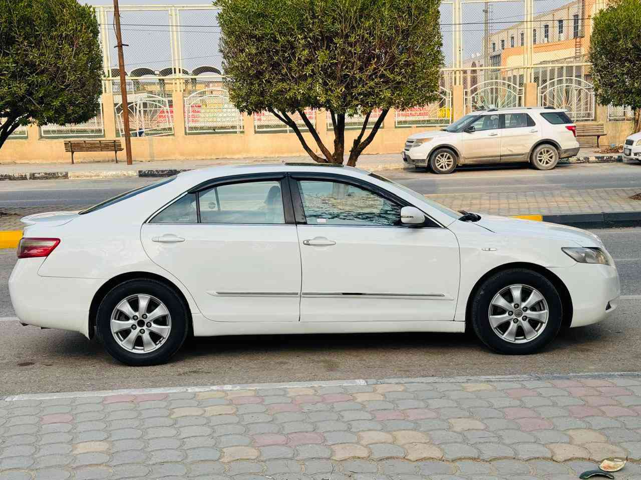 كامري موديل 2009خليجي مكفوله من الحادث بيه رشات تجميل بسيطه السعر104قابل للتفاوض للستفسار اكثر اتصال علئ الرقم ***********مواصفات السيارة فول لمتتد فتحه كامره تحكم استيرن مثبت سرعه كشنات كهربايه كشنات جلد برده خلفيه قطعتين تبريد حساسات خلفيه مكينه 2400 المرقوب مكينه وكير مكفولات تخم تاير حداديه جديده رقم بغداد مشروع وطني مكان السياره كربلاء كربلاء, العراق
