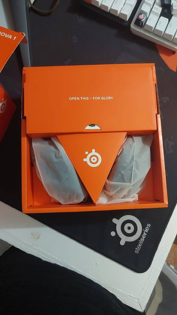 السلام عليكم سماعات ستيل سيريس بهذا الشكل نوفا 1 و اركوس 1 ونوفا 3 سماعات جديده كبس واسعارهن نار💥💥💥💥 سعر النوفا 1 40,000 والاوبن بوكس 35,000 اوبن بوكس فقط مفتوحه من الكرتون اركوس 1 سعرها 30,000 اوبن بوكس 25,000 نوفا 3 سعرها 75,000 الاوبن بوكس 70,000 واي تواصل واتساب***********
والتوصيل موجود لكافه محافضات العراق
