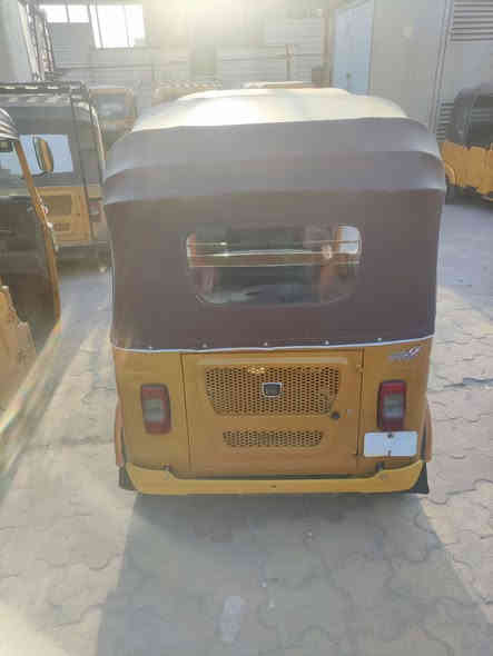 السلام عليكم تكتك 21 مرقمه بأسمي شوكت متحب تحول حول  جاهزه من كولشي تايرات كهربائيات مكينه كشر جادر صدرها  مجفته عله ايدي ليبل وردي اصلي يشهد الله جاهزه من كولشي ربع دينار مذب عليها  السعر 7400 الرقم ***********
